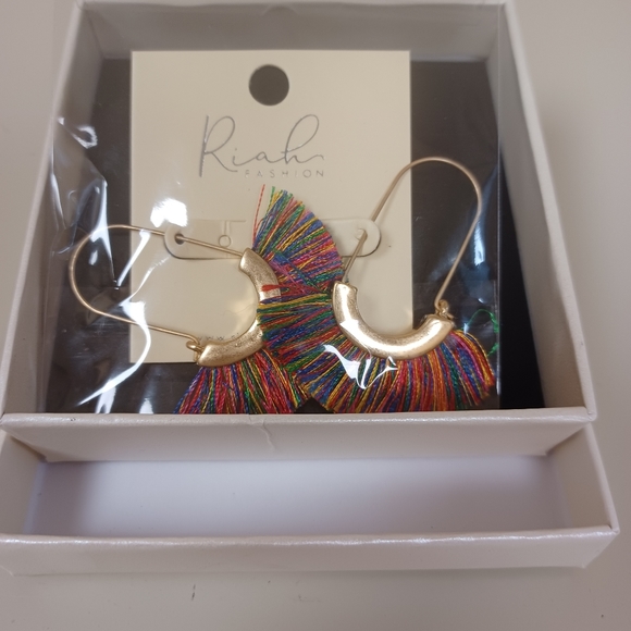 GIFT BOXED rainbow boho earrings ๐ - Picture 3 of 8